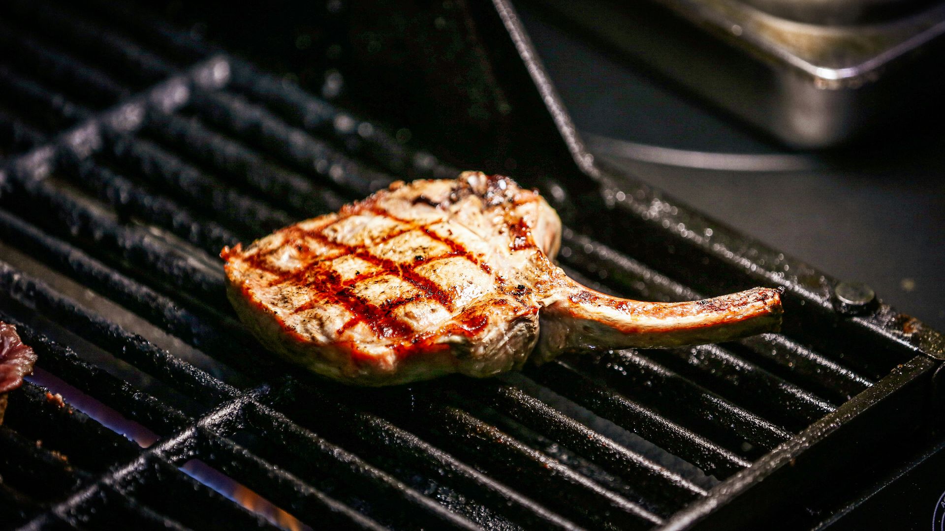 20. Côte de porc en brochette
