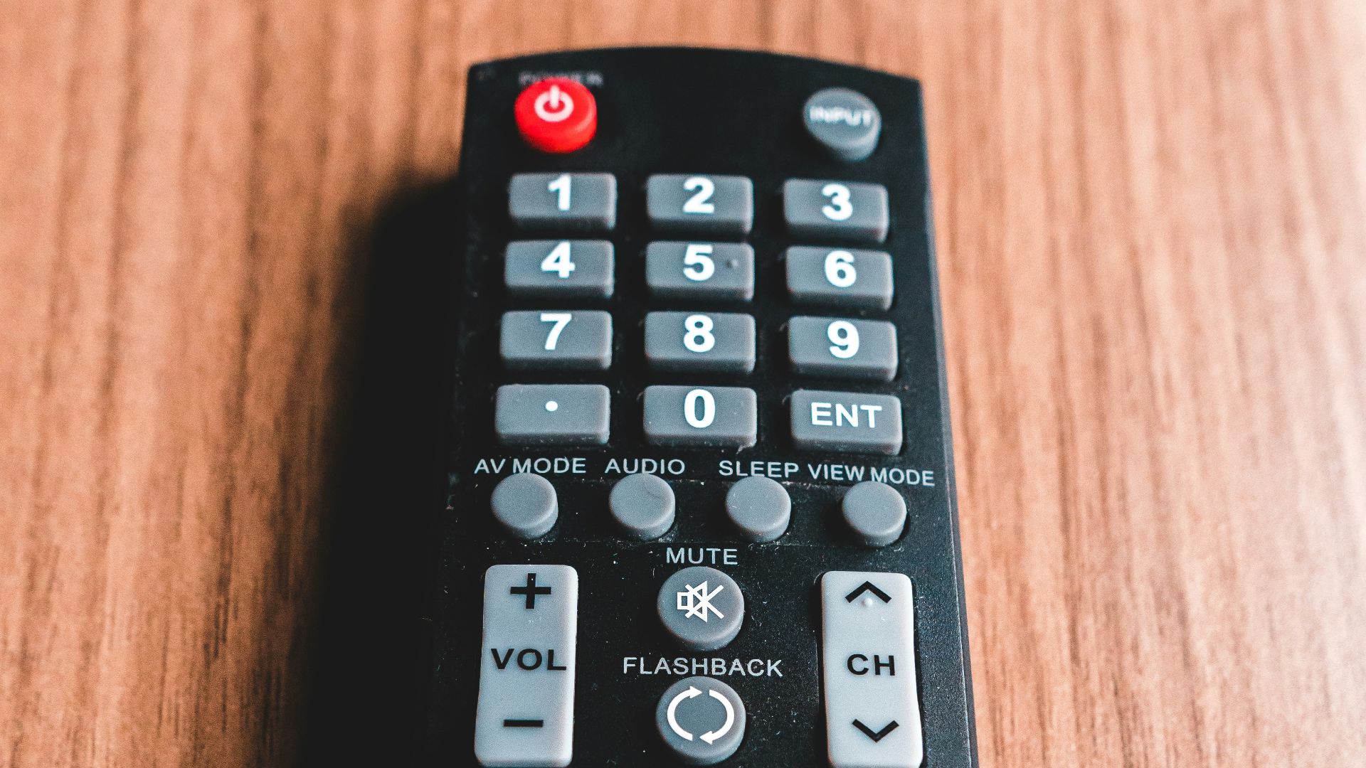 4. Une télécommande de télévision qui disparaît souvent