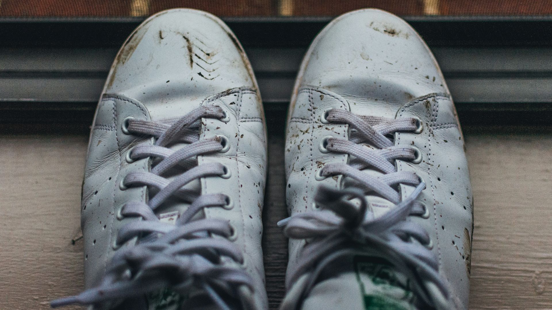 3. Des baskets blanches sales