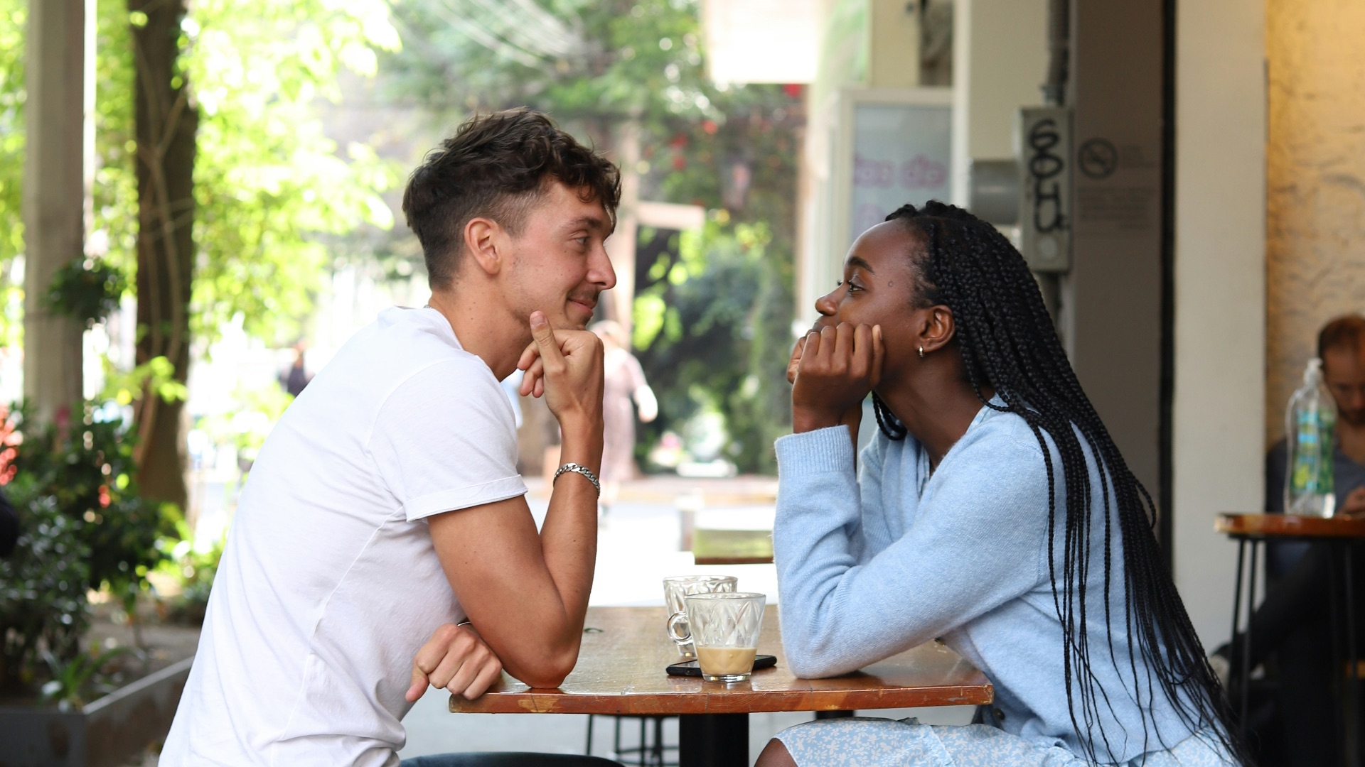 1. Vous pouvez rencontrer des gens en dehors de vos cercles habituels