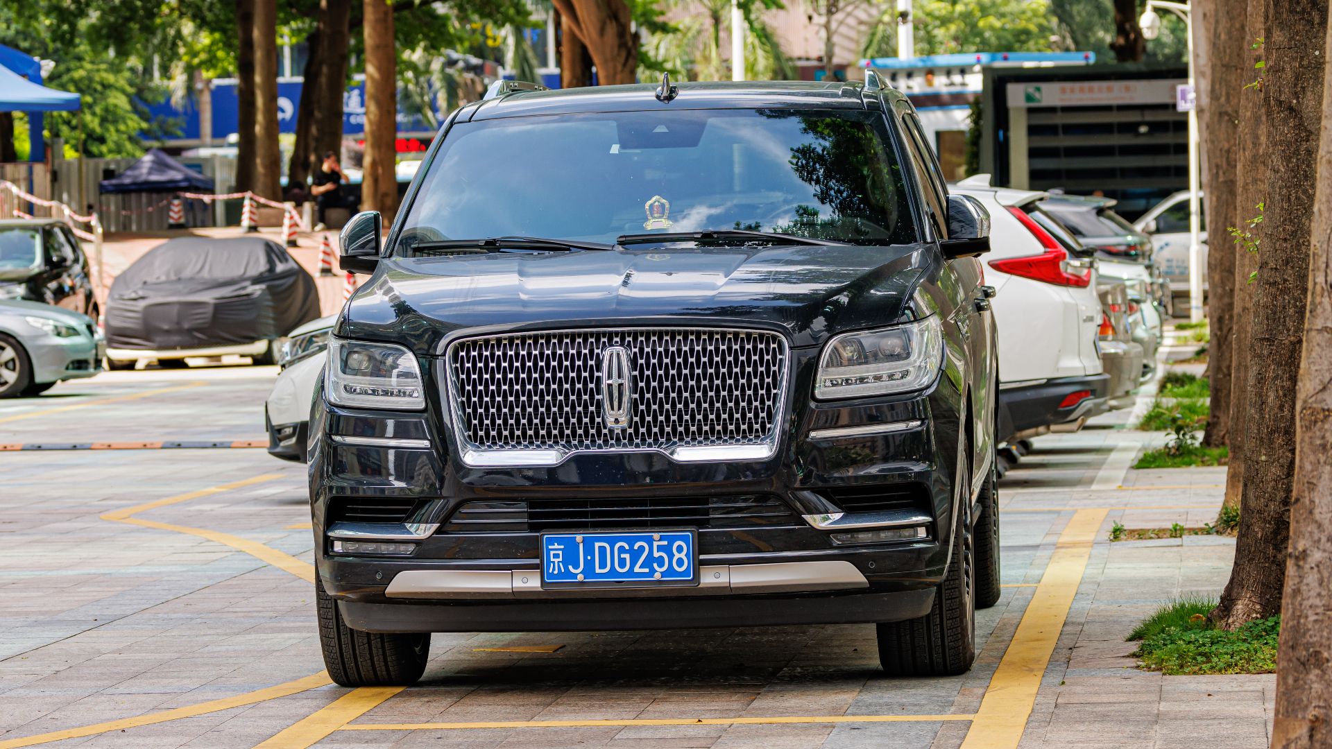 11. Lincoln Navigator