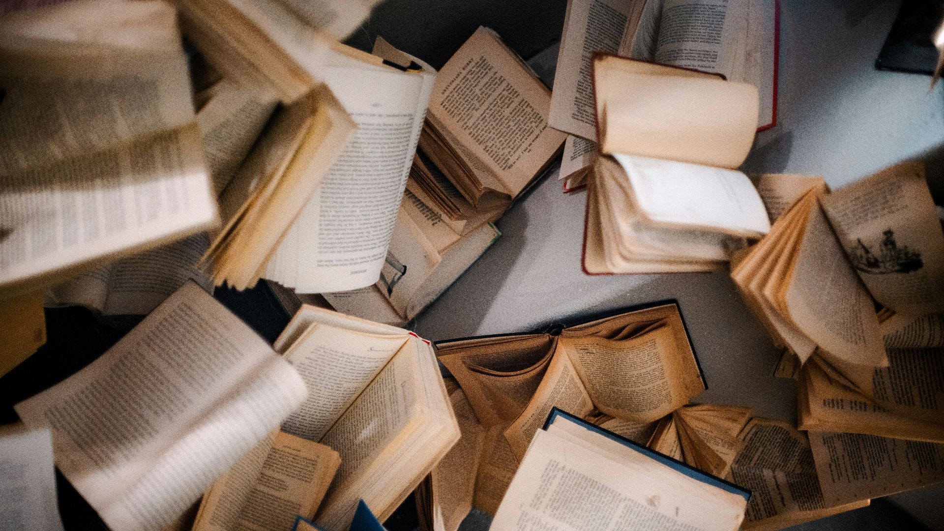 9. Livres