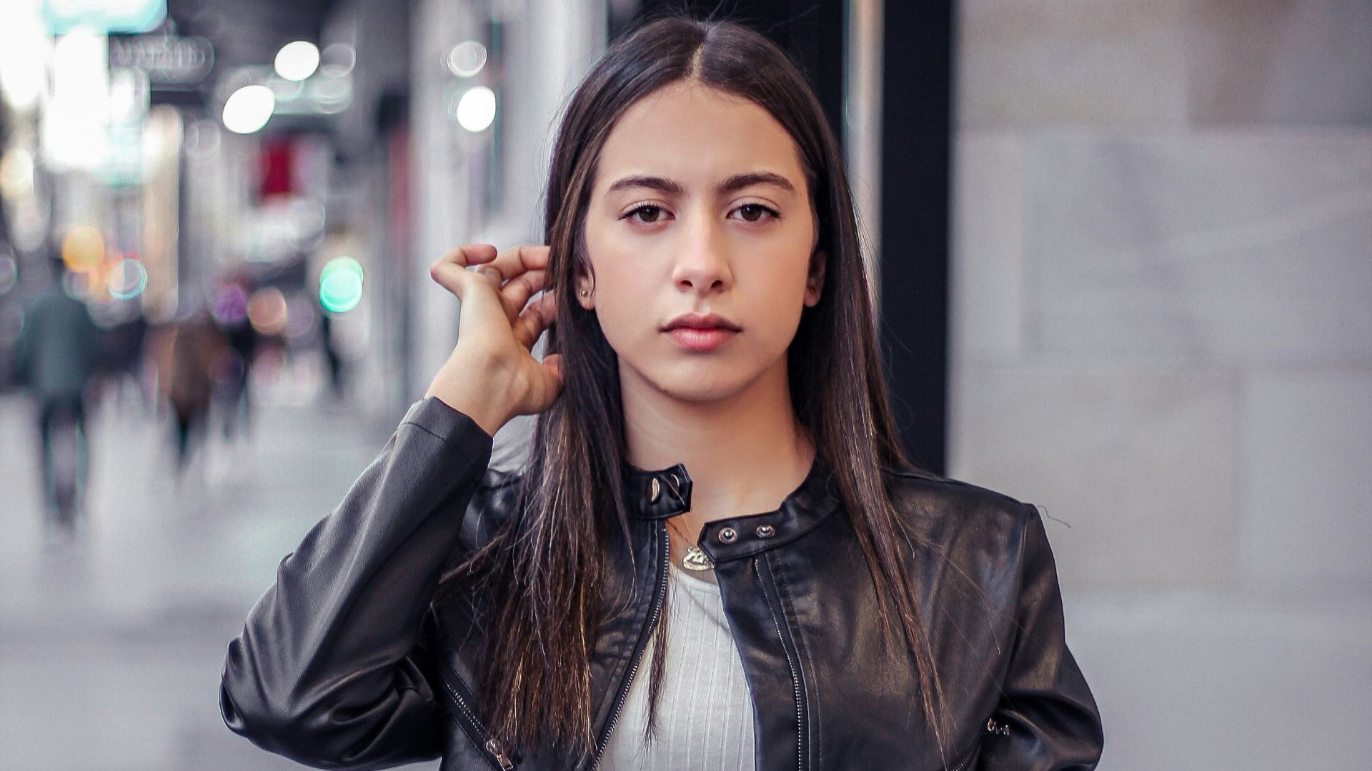 5. Une veste en cuir à la mauvaise saison