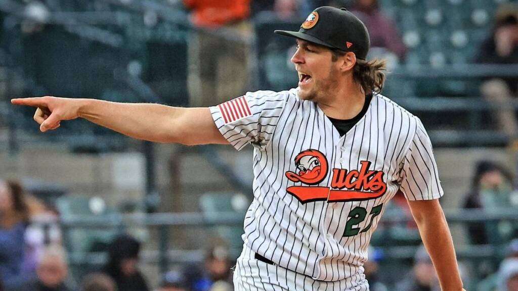 MLB in Brief: Trevor Bauer in Mexico | Lenyn Sosa Makes Progress