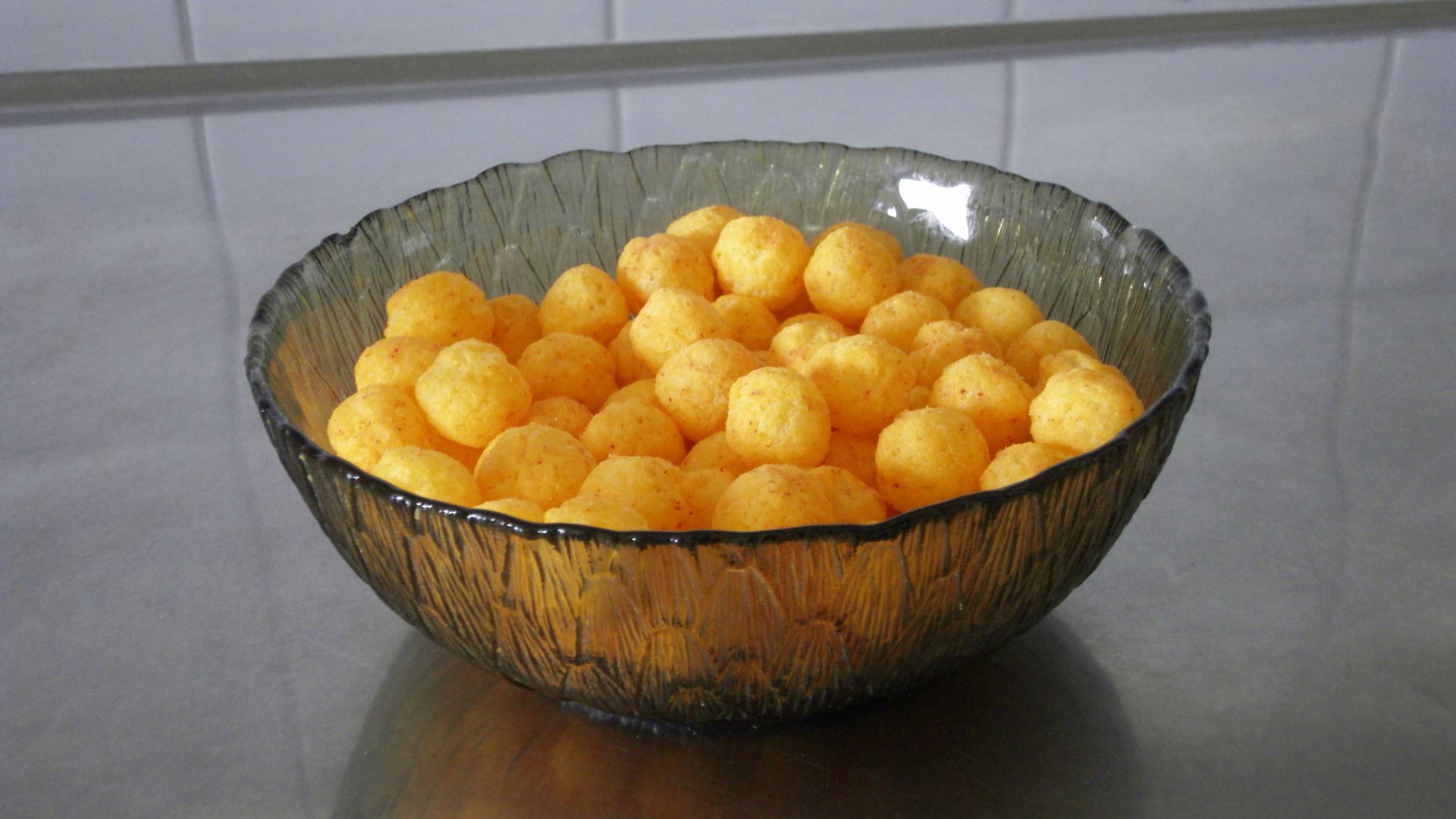 9. Cheez Balls de Planters