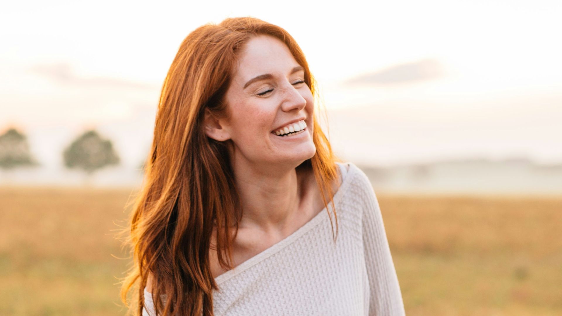 4. Elle rit plus facilement quand elle est avec toi
