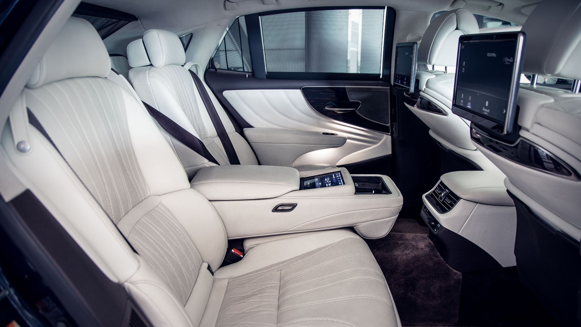 12. Lexus LS