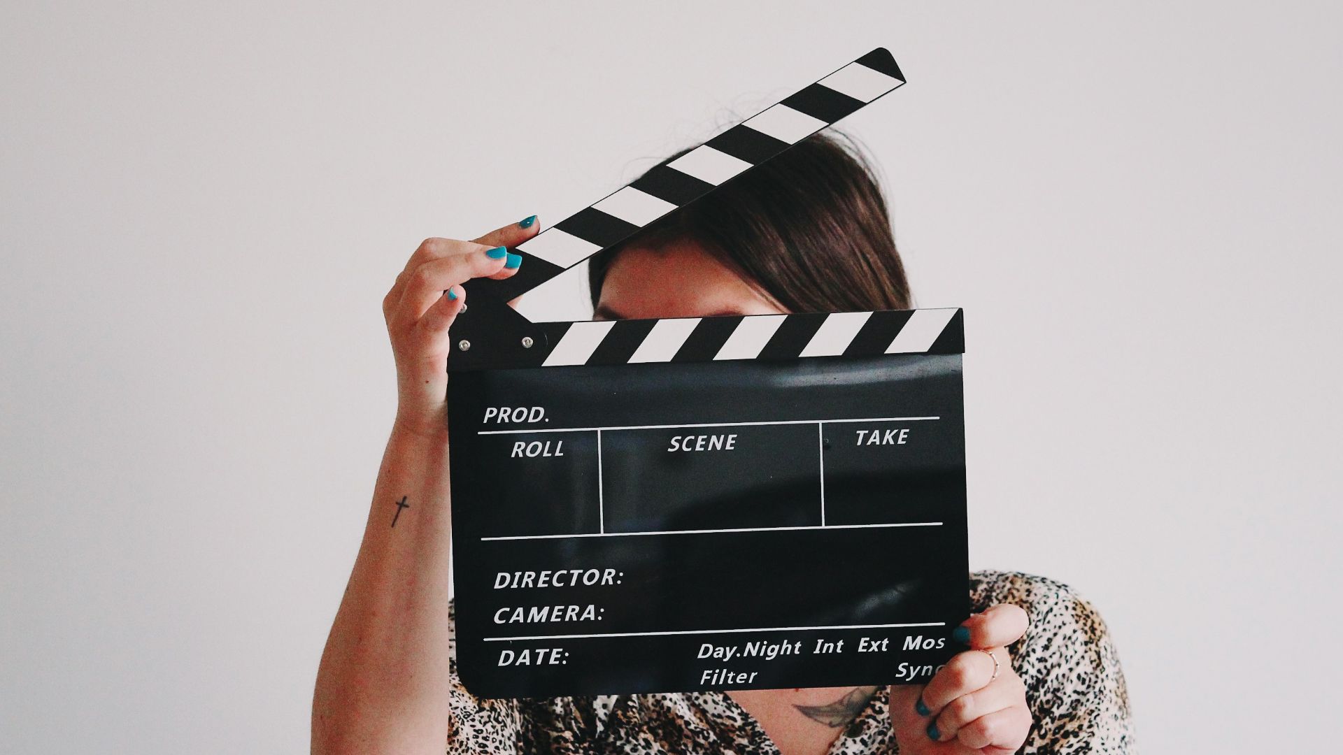 14. Filmer et dévoiler à outrance la vie au bureau