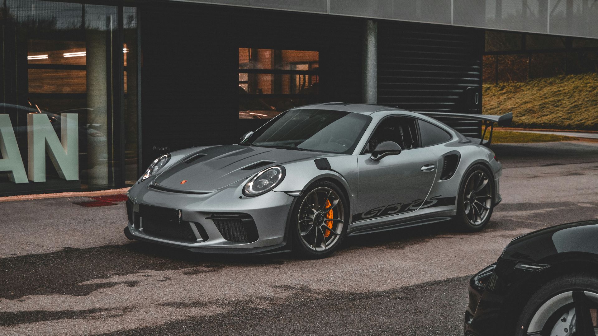 1. Porsche 911