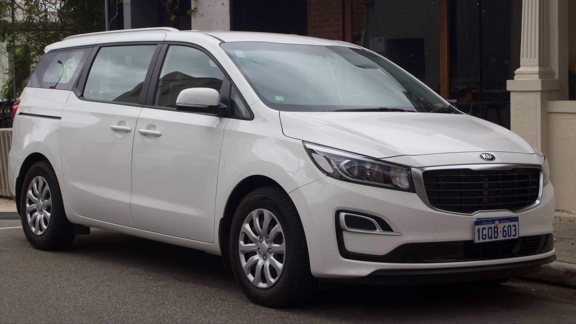 8. Kia Sedona