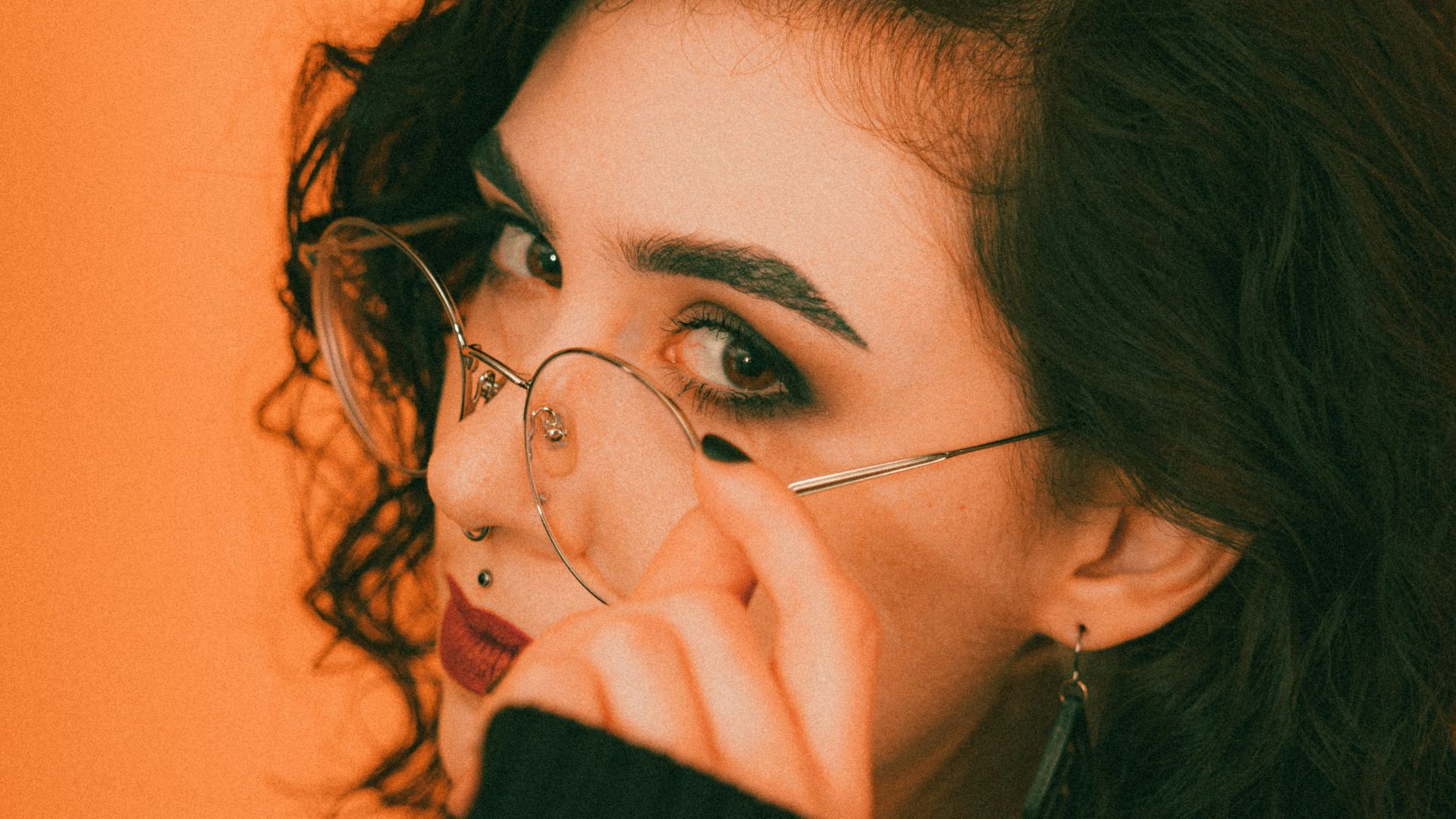 10 habitudes de copine « collante » que les hommes détestent… et 10 qu’ils apprécient en réalité