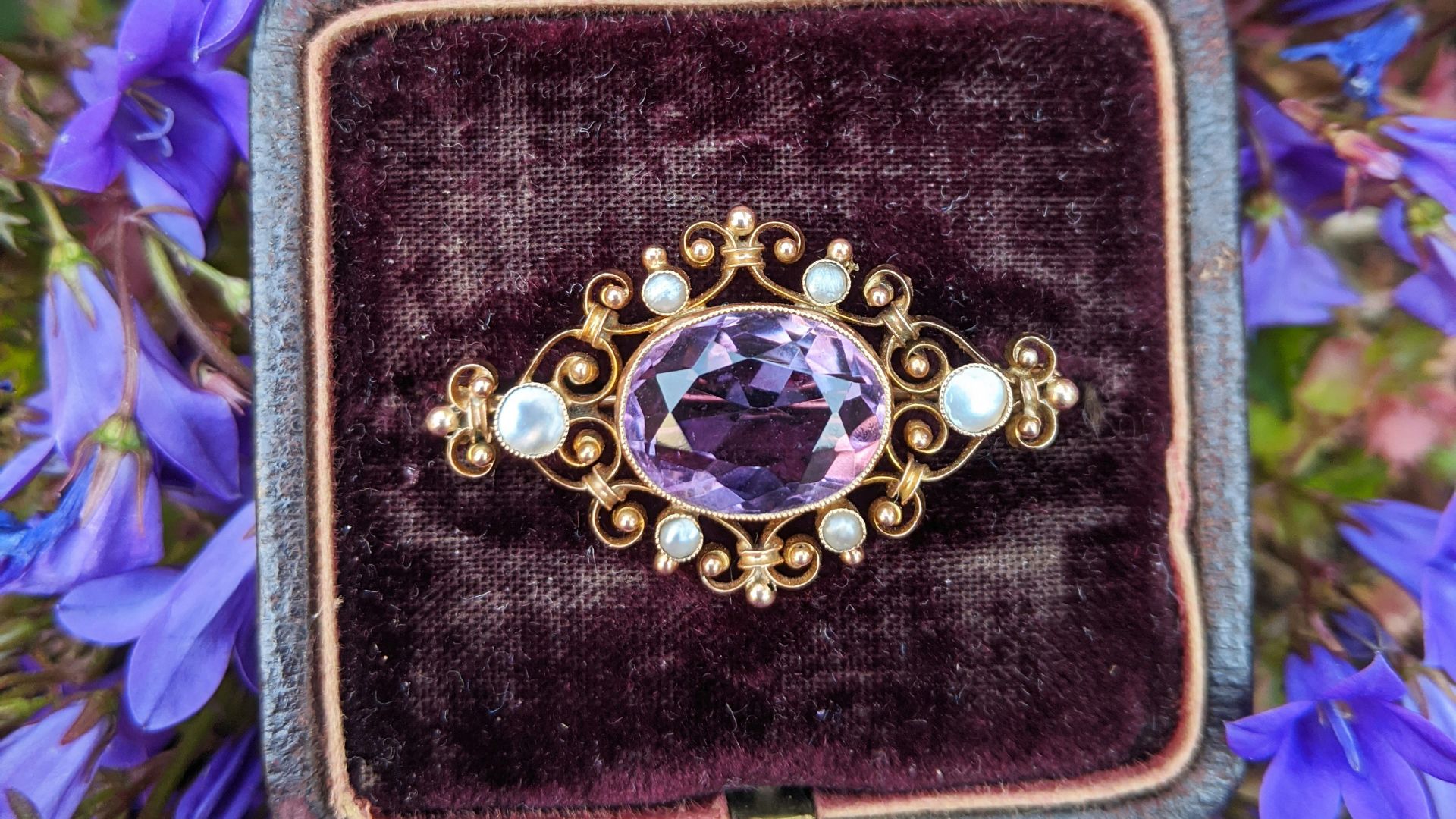 9. Broches et grandes épingles