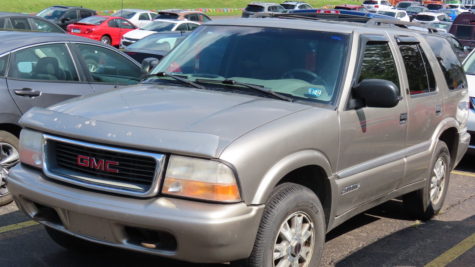 8. GMC Jimmy (1995-2001)