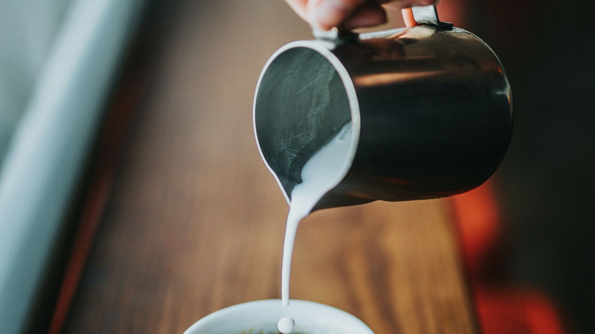 7. Remplacez la crème à café sucrée par du lait ou un mélange de lait et de crème