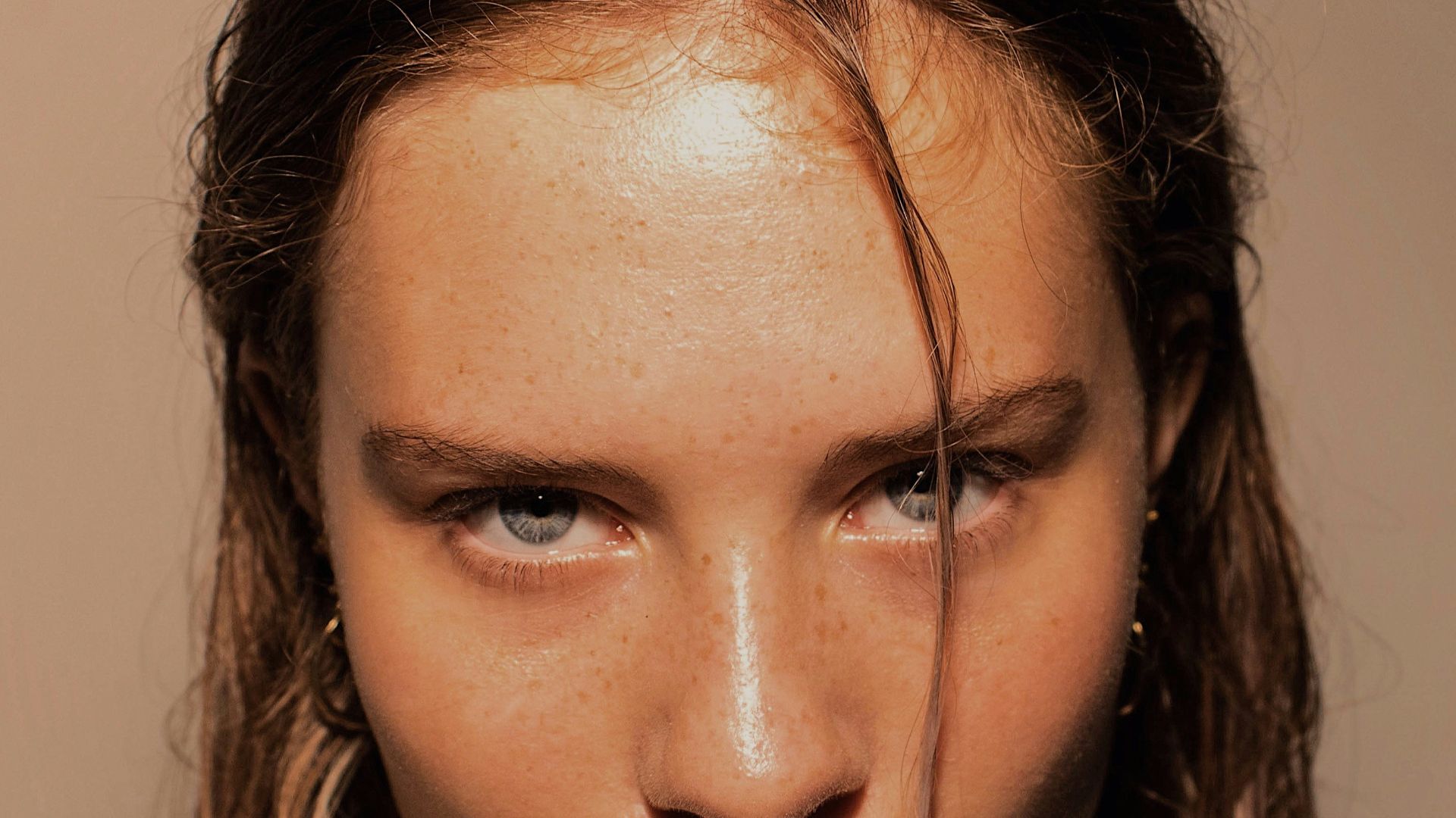 15. Optez pour un look « cheveux mouillés »