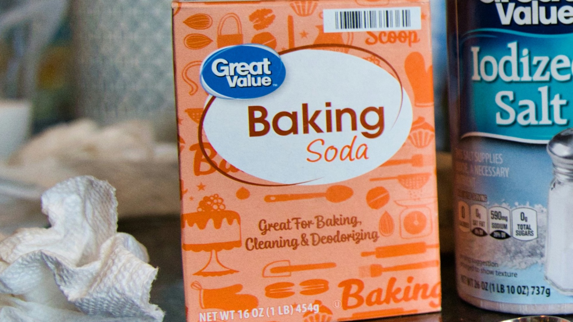 7. Utilisez du bicarbonate de soude sur les surfaces en tissu