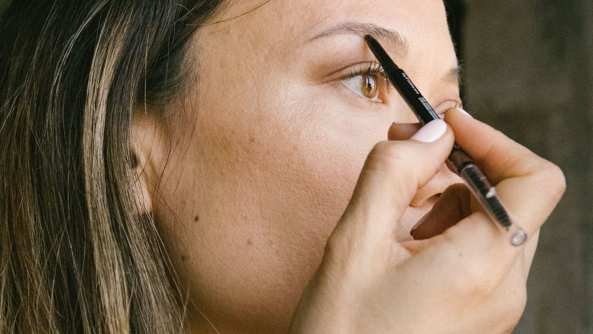 5. Crayon à sourcils