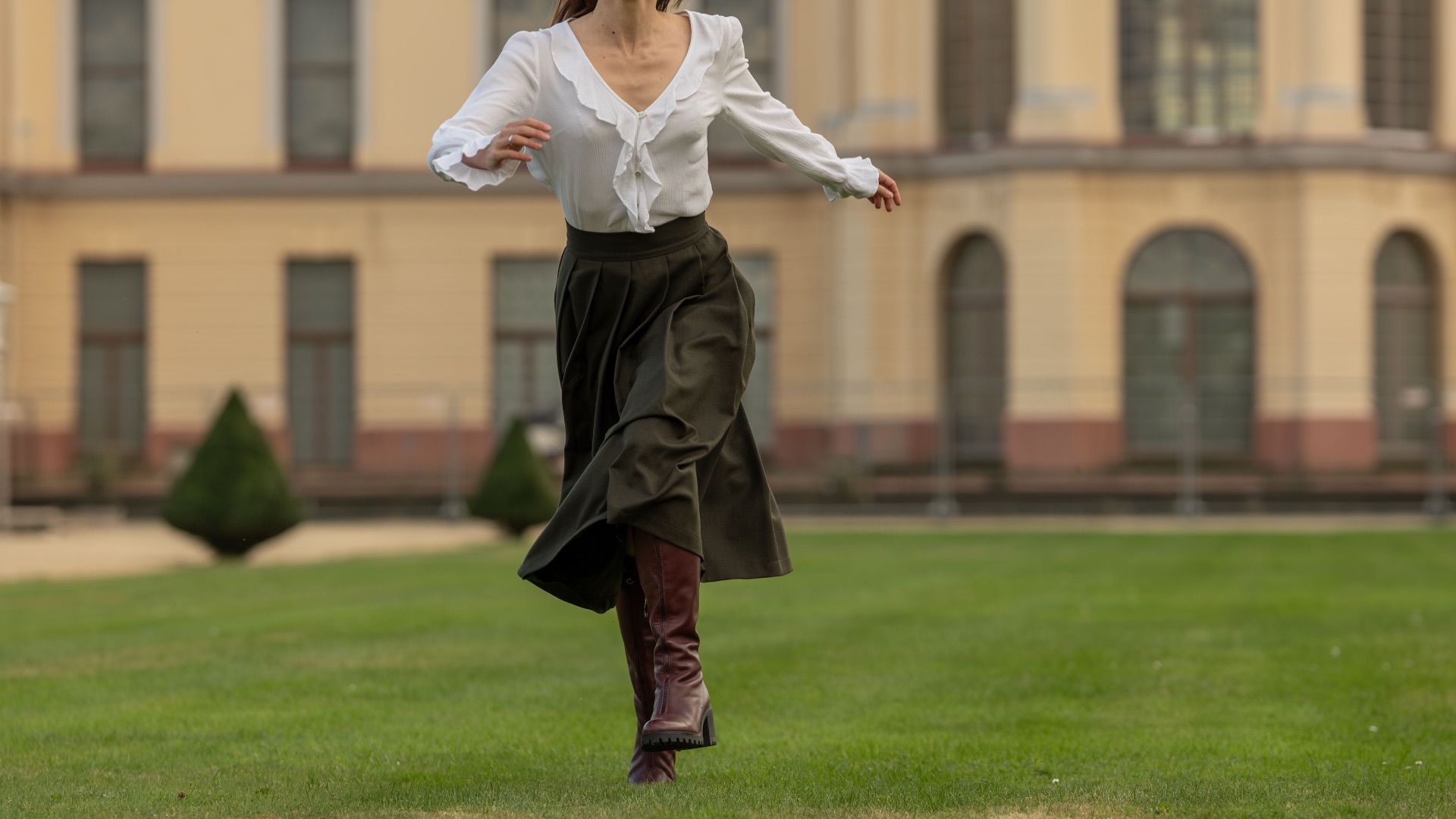 4. Une robe ou une jupe mi-longue