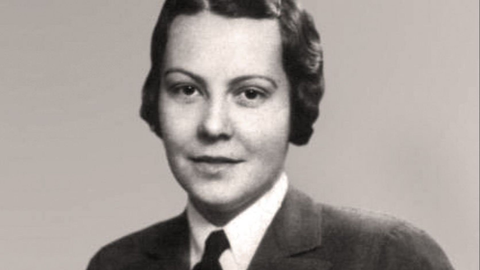 17. Sabiha Gökçen, la première femme pilote de chasse