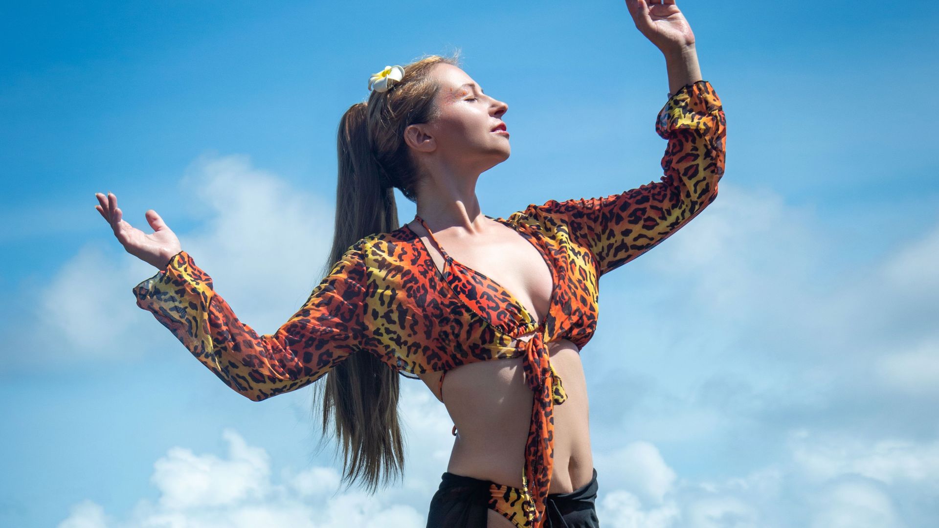 6. Utilisez un sarong pour mettre votre silhouette en valeur