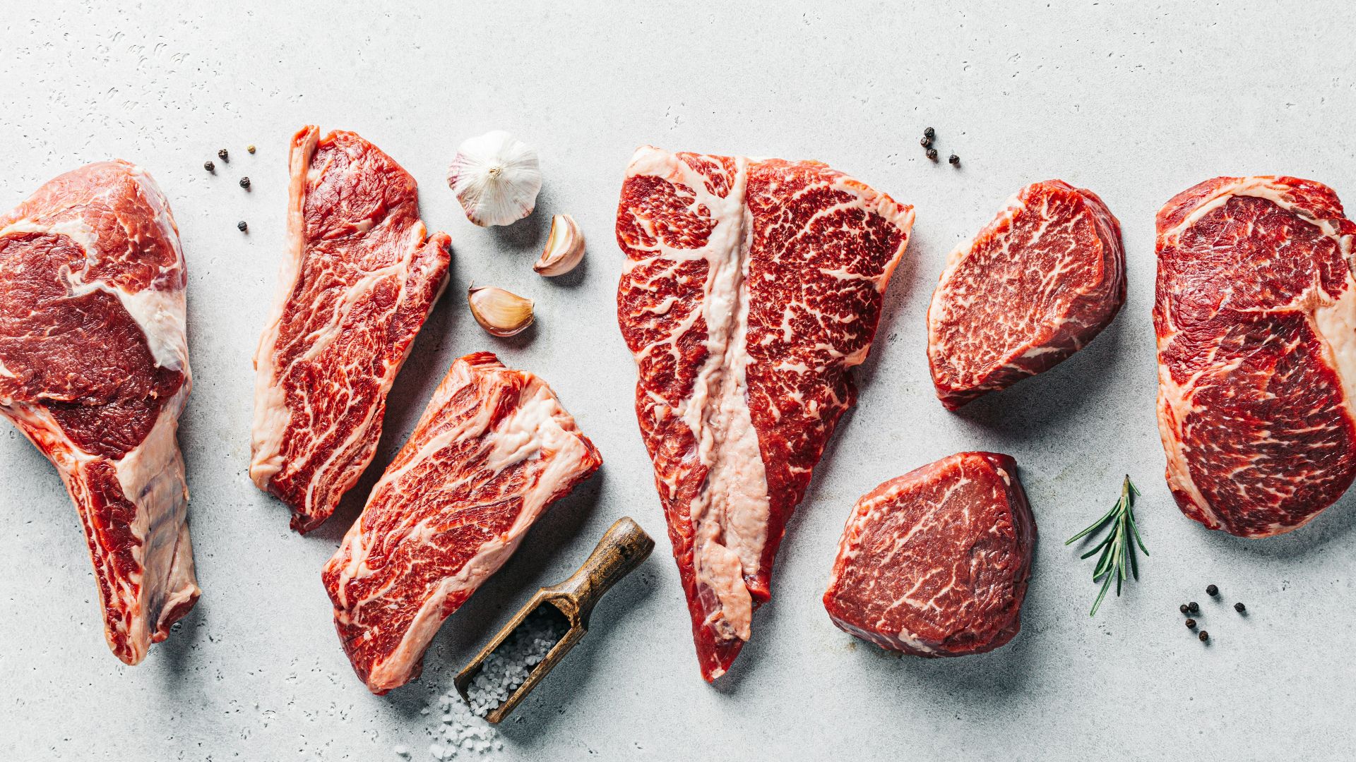 11. Émincé de bœuf à la crème dans des coupelles de pain grillé