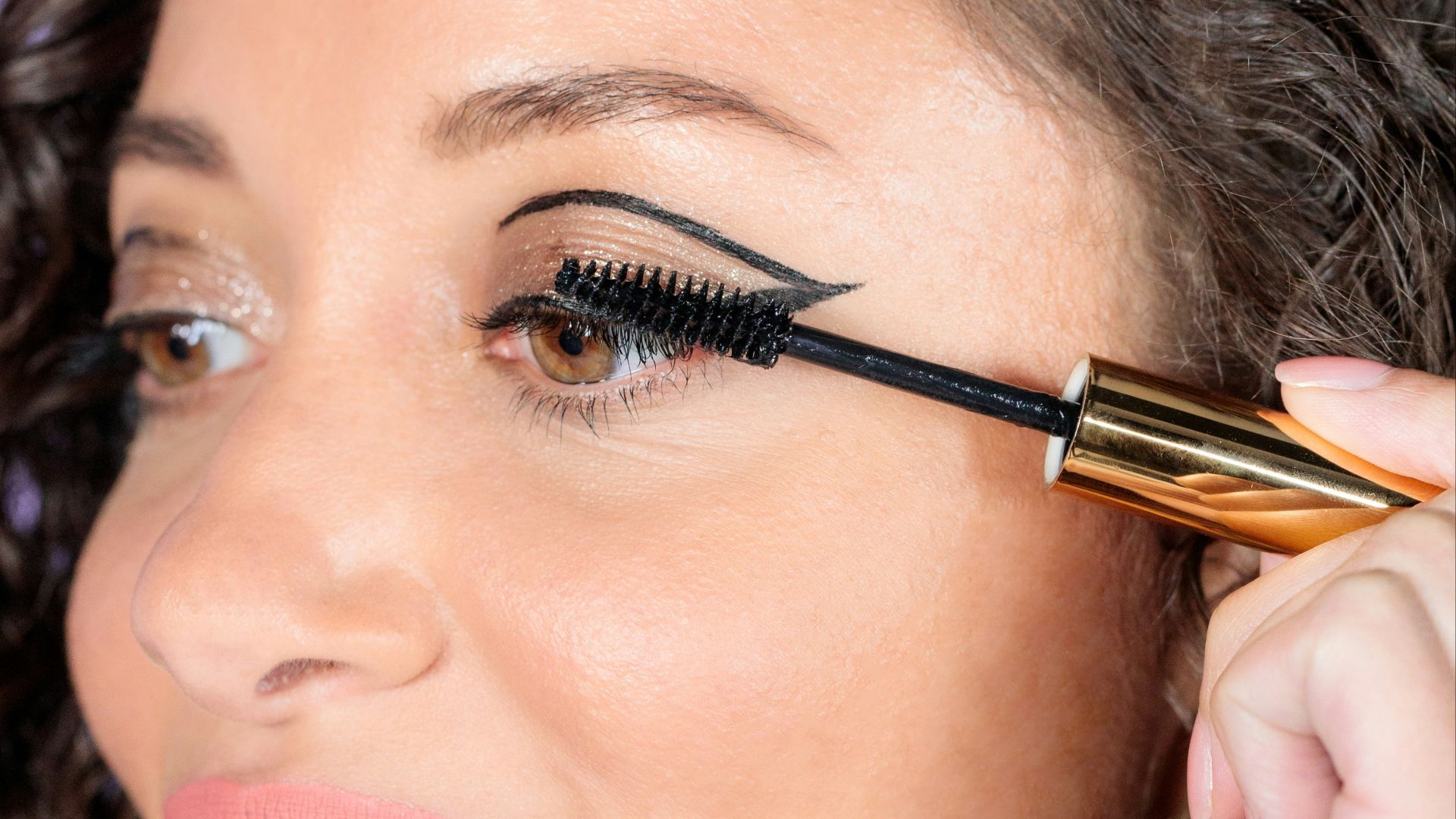 13. Utilisez le mascara waterproof de manière stratégique