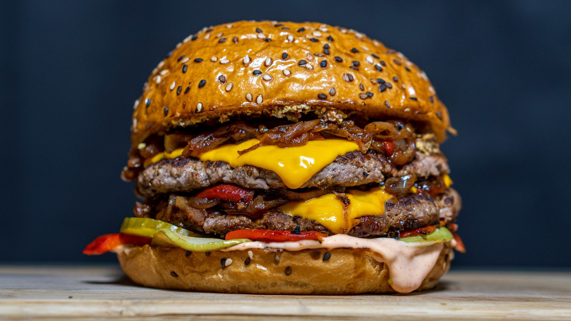 12. Burger avec la sauce à part