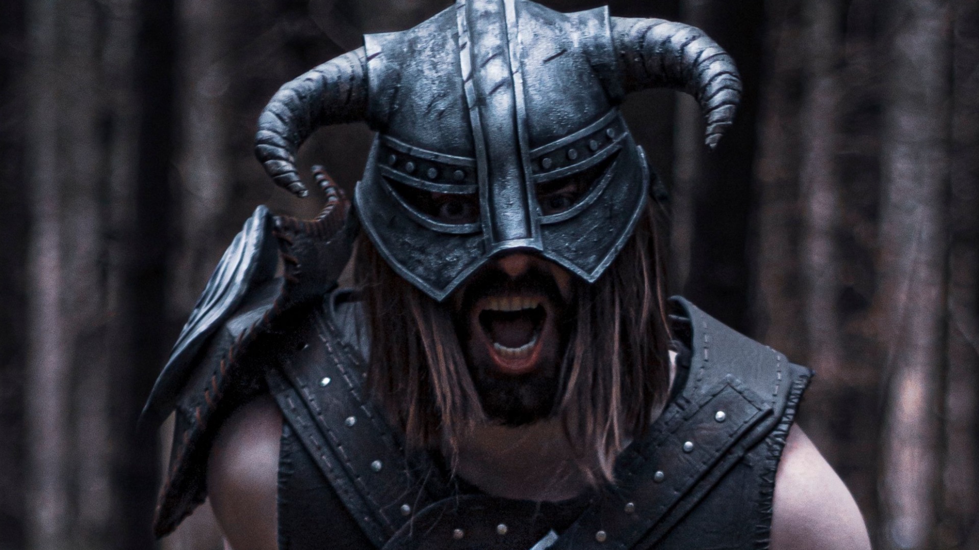 9. Les Vikings se lançant au combat coiffés de casques à cornes