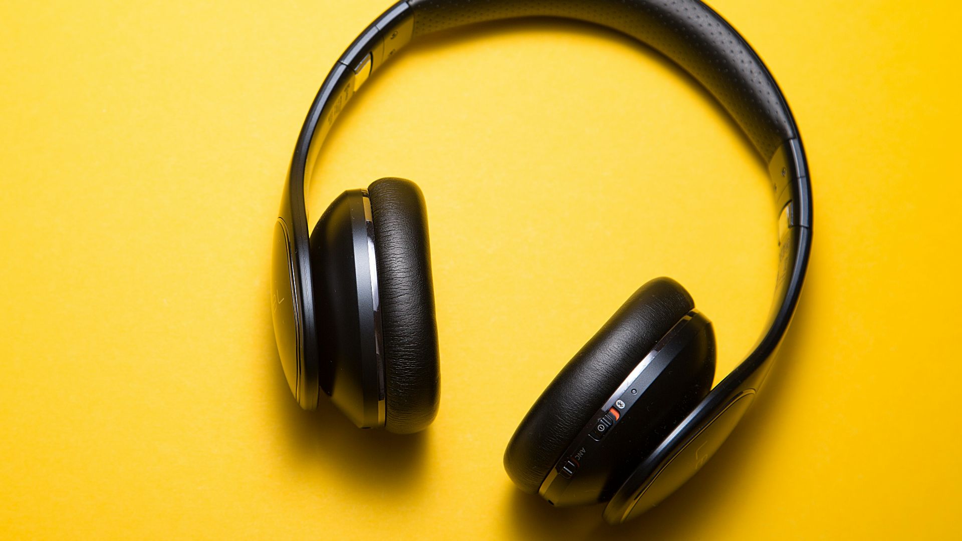 11. Encombrer son salon avec du matériel audio