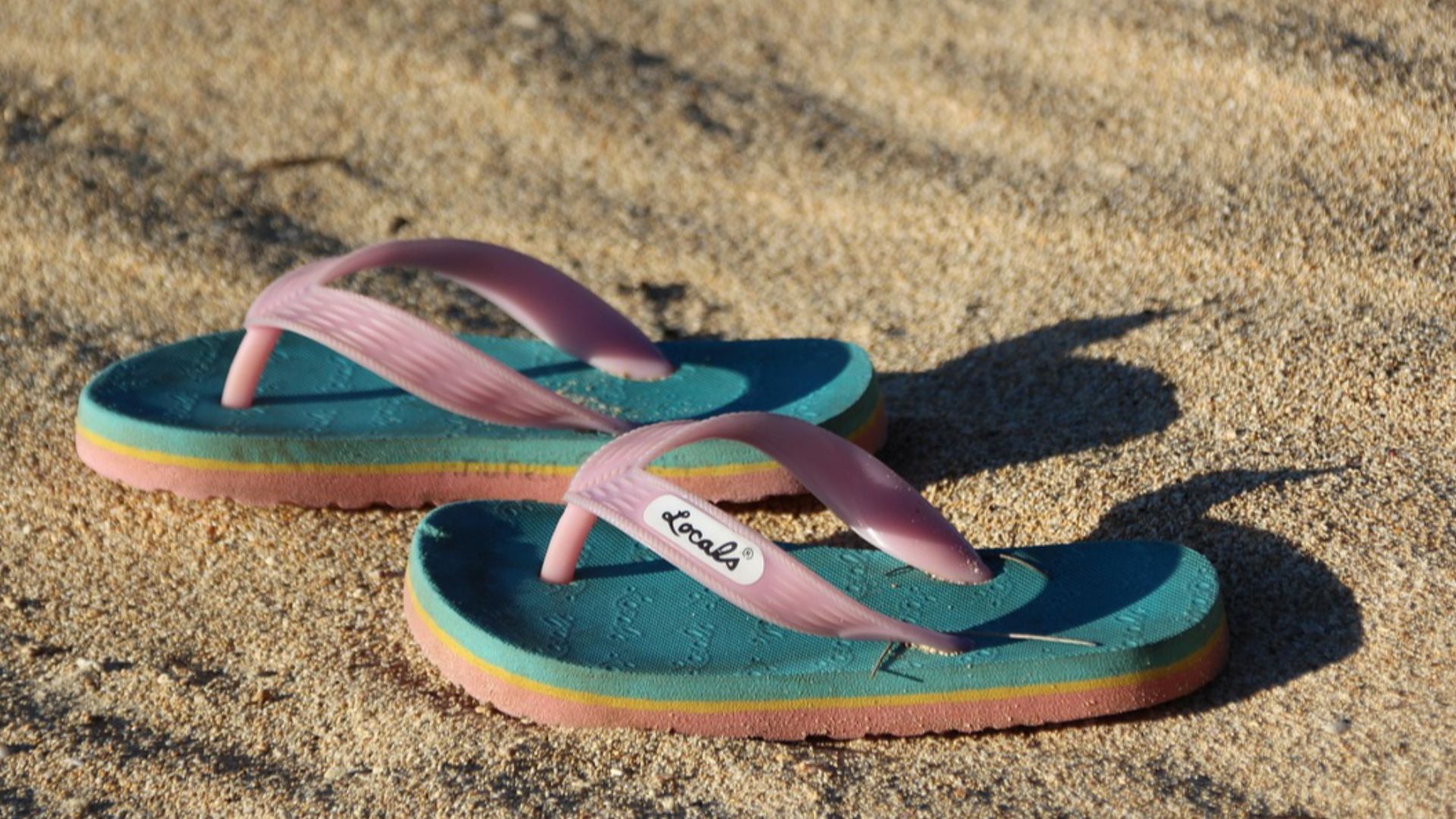 6. Sandales à semelles compensées
