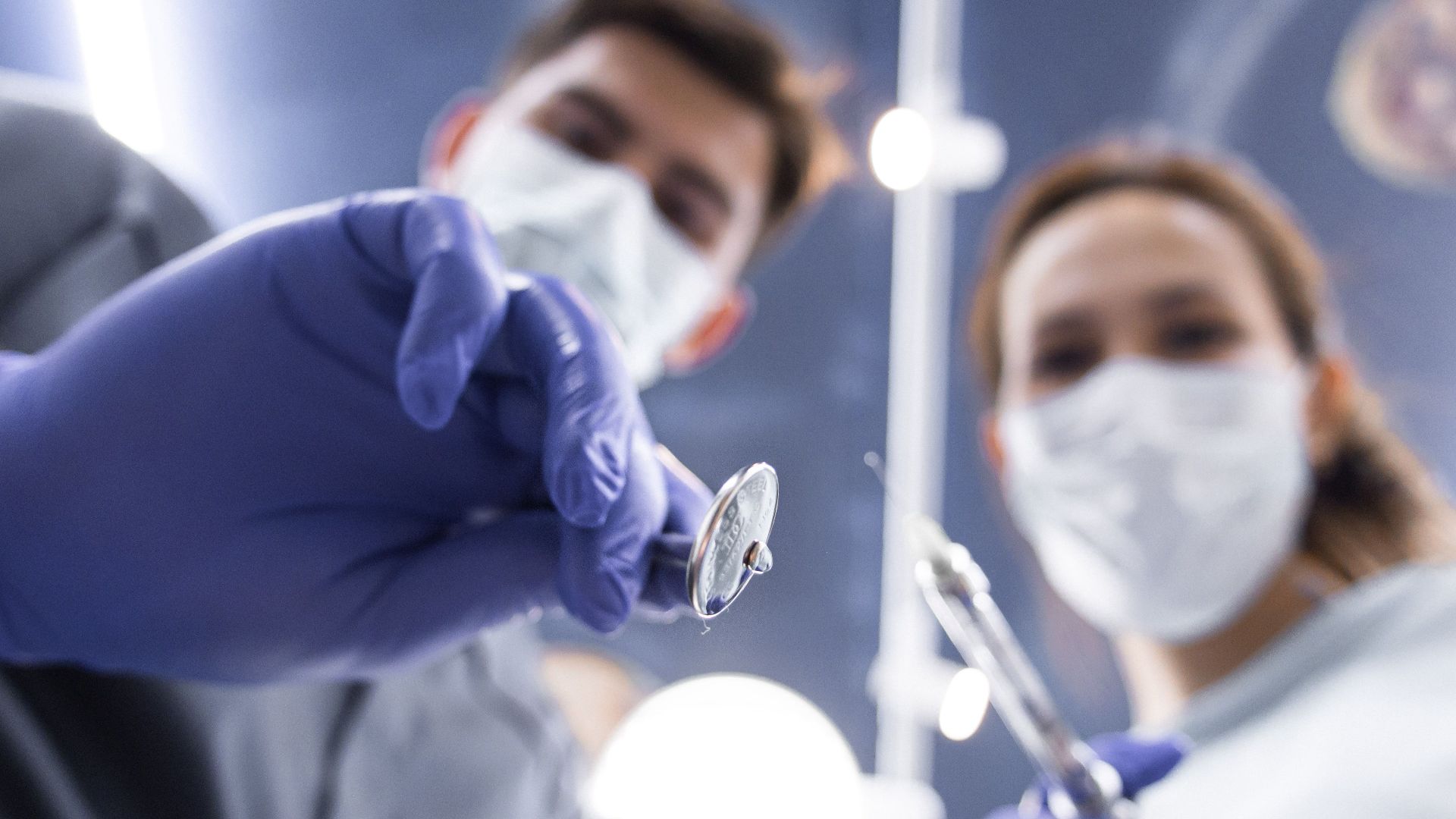 20 choses que les dentistes remarquent immédiatement au sujet de votre santé