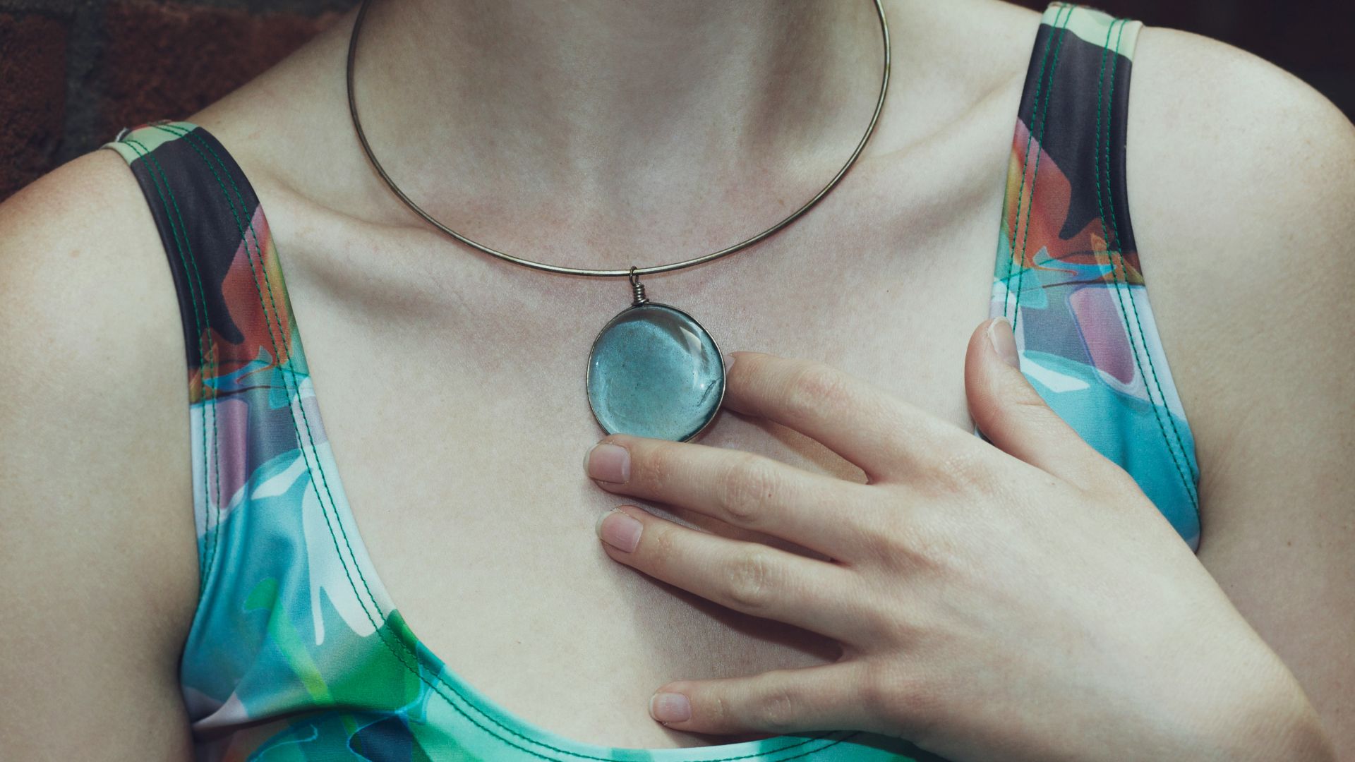 19. Un collier qu’elle ne quitte jamais
