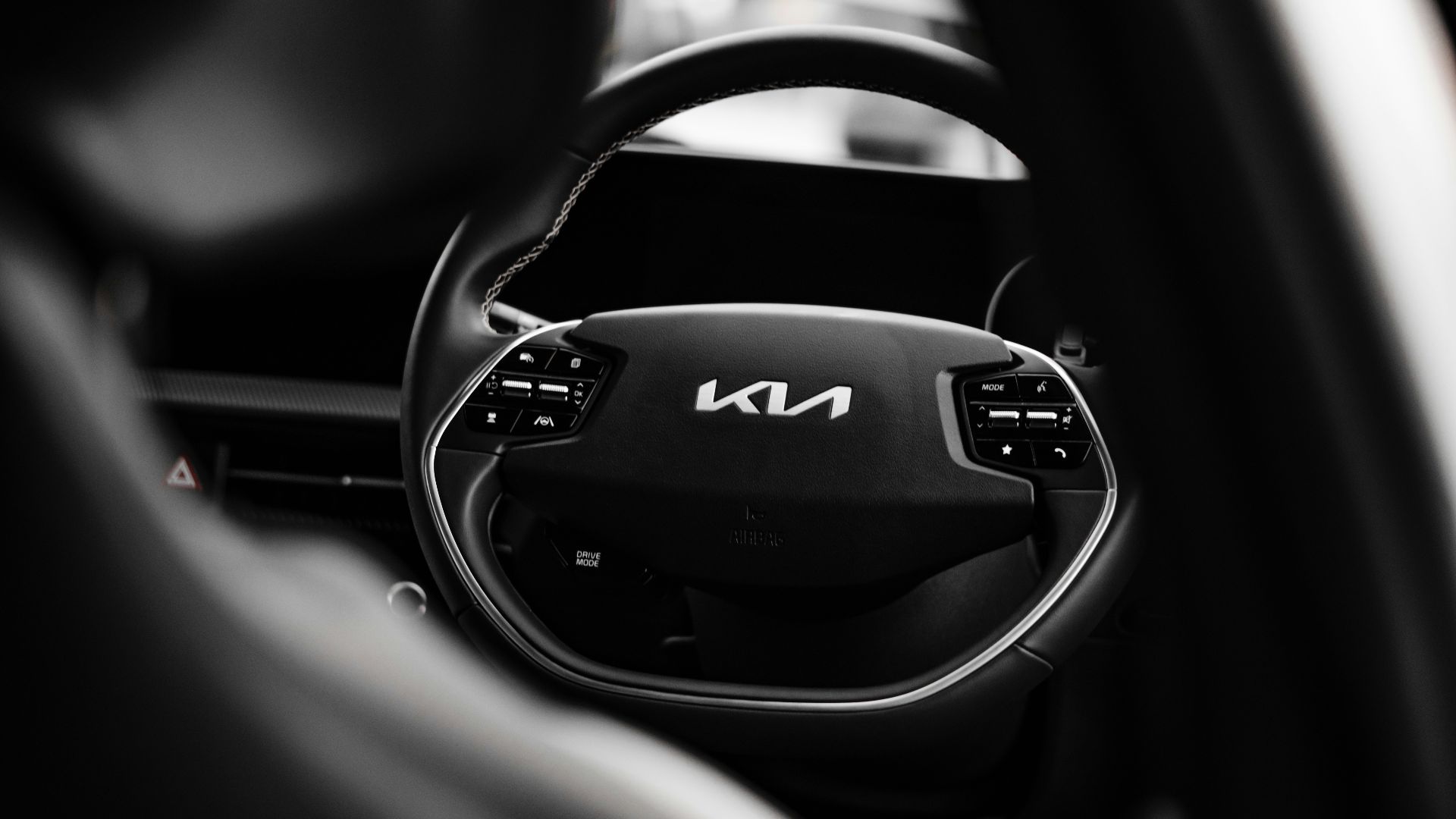 9. Kia K900