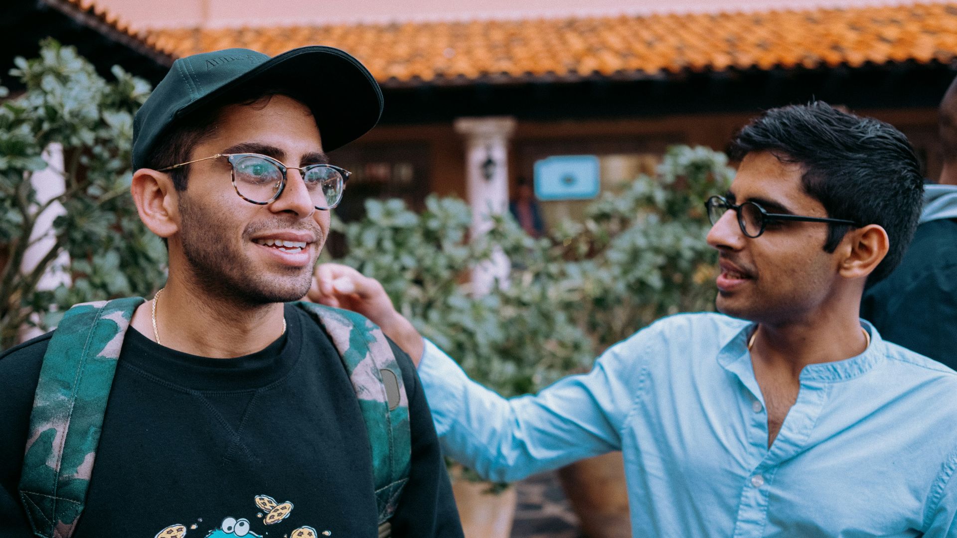 4. Partager des anecdotes embarrassantes