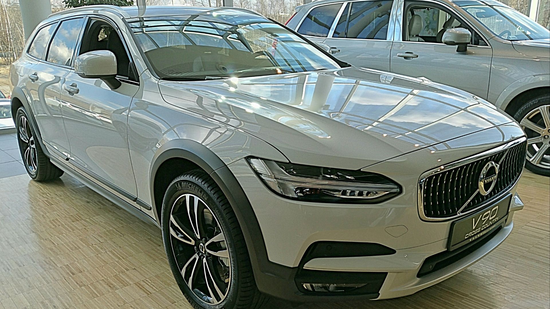 13. Volvo V90 Cross Country