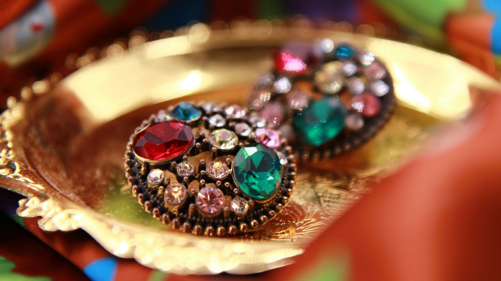 7. Broches fantaisie