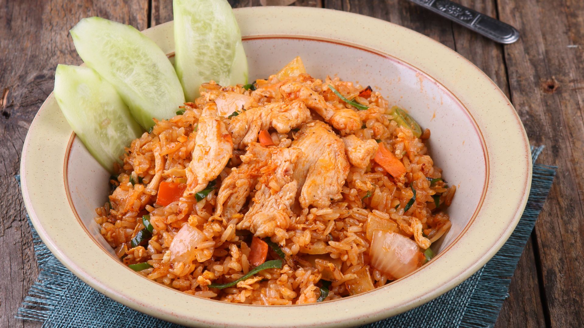 11. Bol de riz au poulet Buffalo