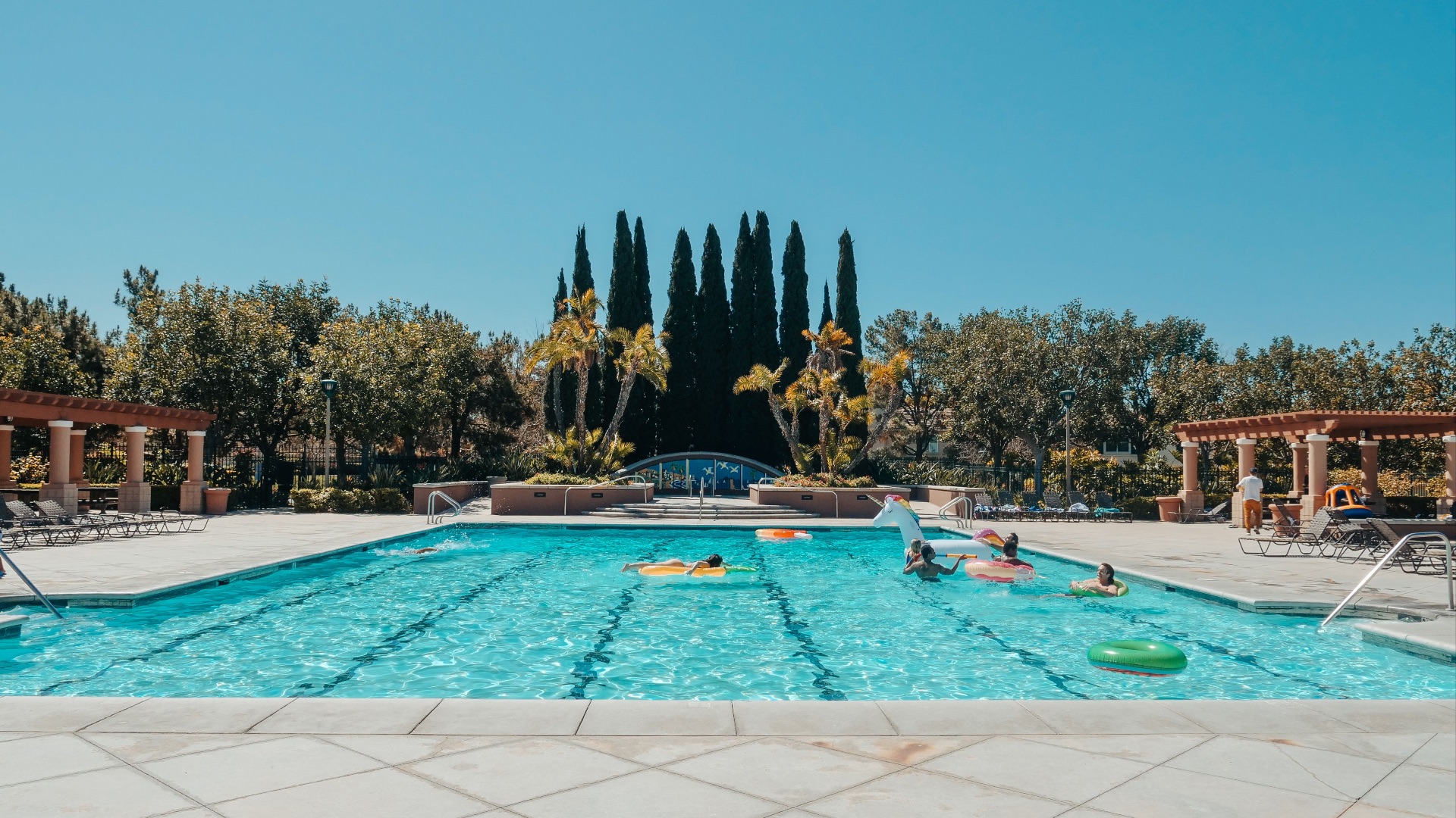 2. Espaces piscine