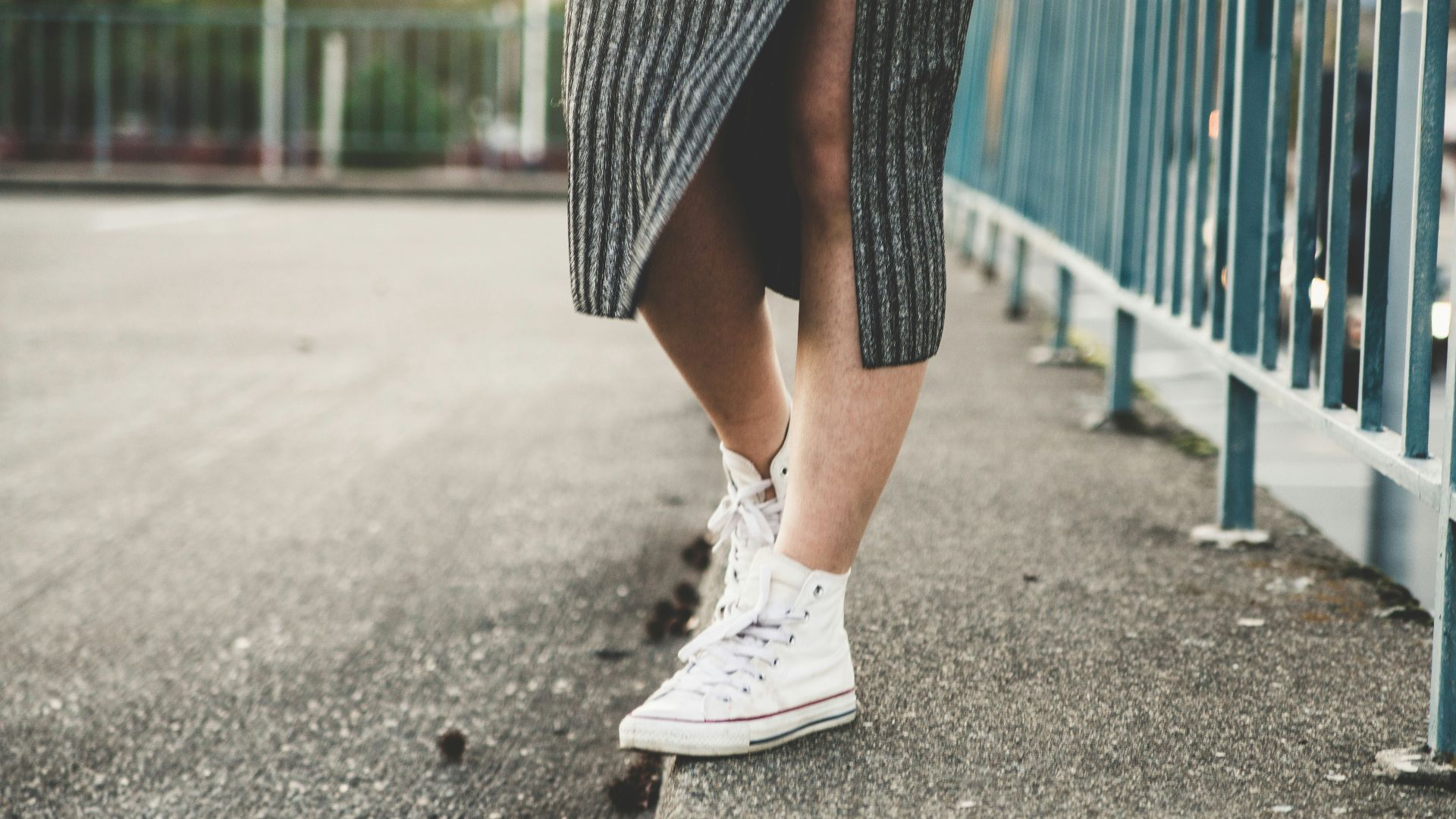 3. Des baskets avec des robes