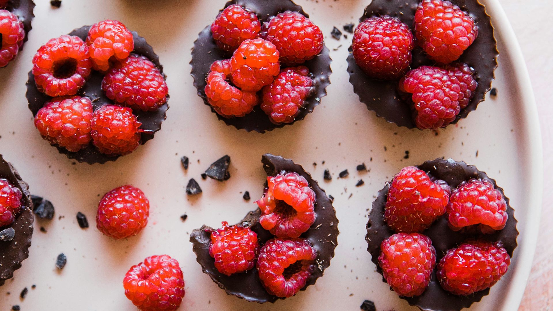 9. Petits pots au chocolat noir et à la framboise
