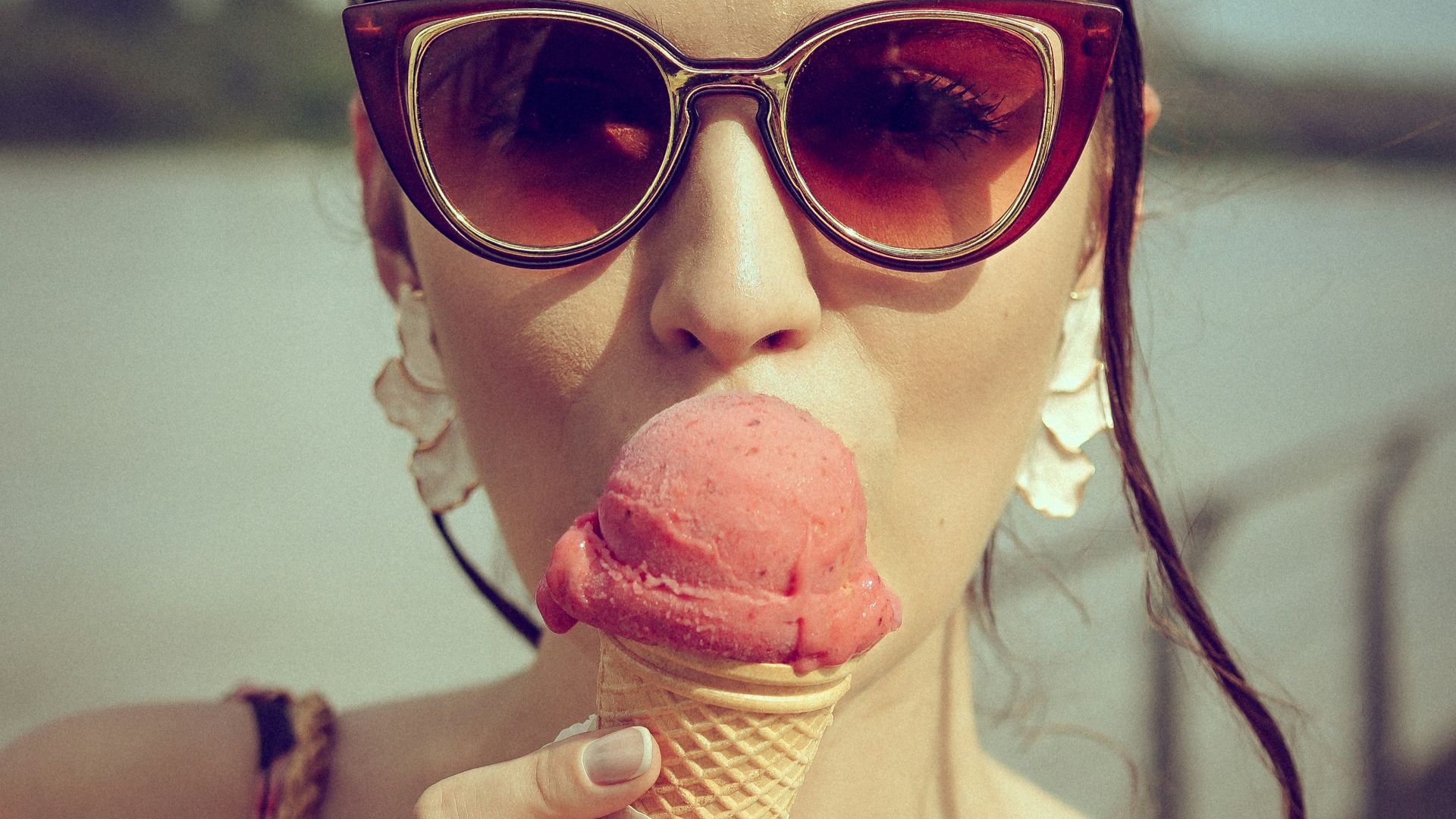 10 glaces qui sont de véritables bombes de sucre et 10 desserts d’été plus sains