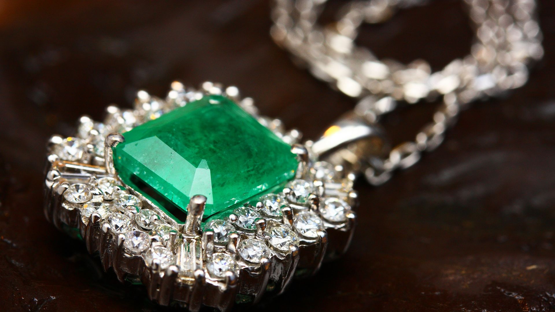 12. Bijoux en émeraude