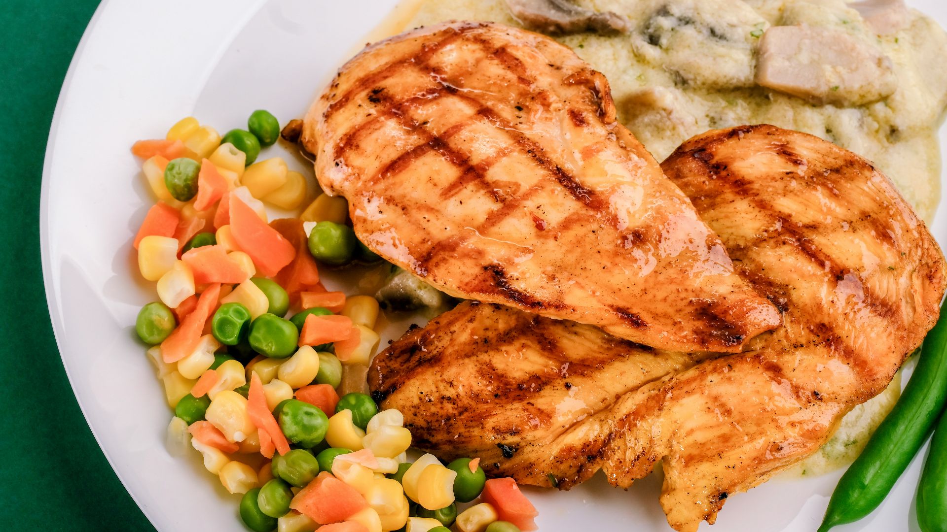 1. Blanc de poulet grillé