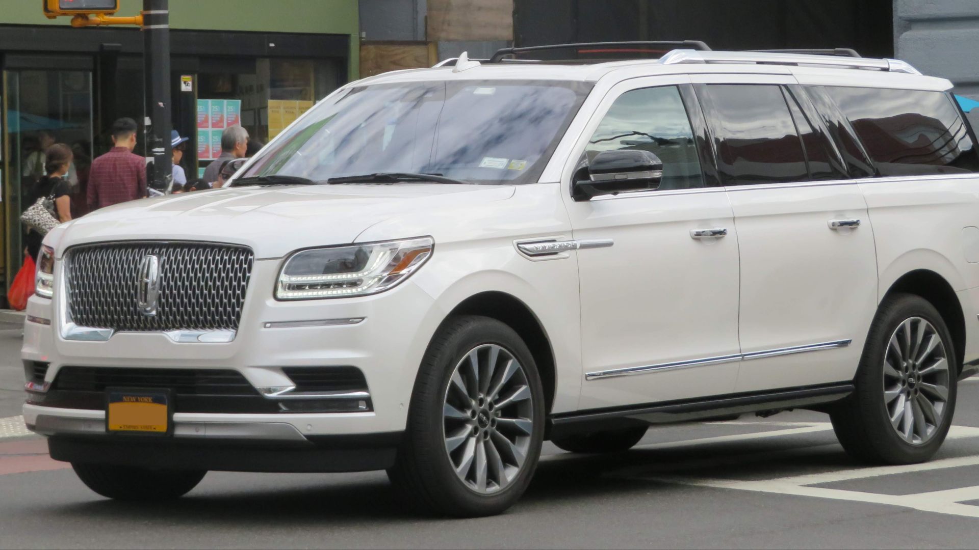 12. Lincoln Navigator