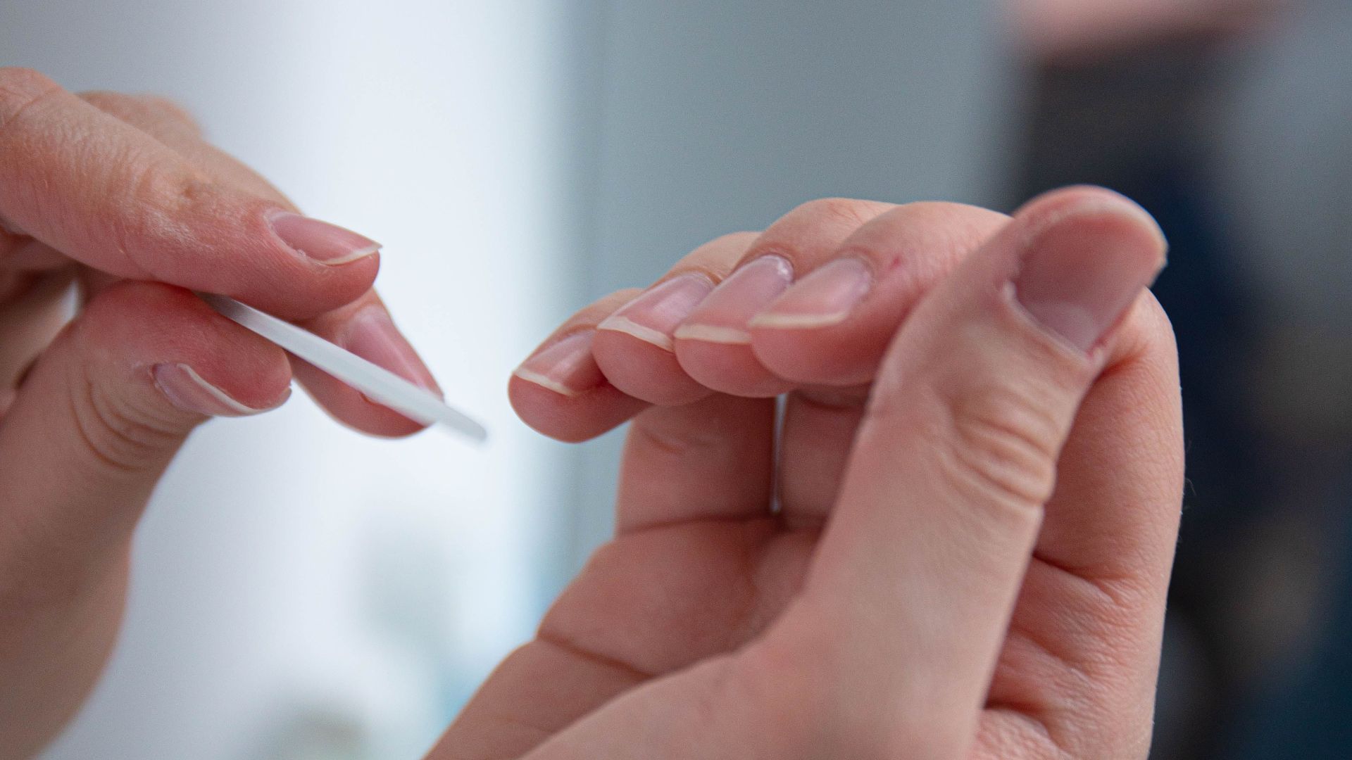 2. Les ongles en forme de cuillère