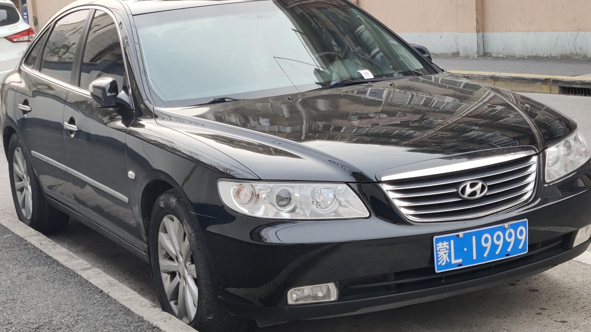 13. Hyundai Azera