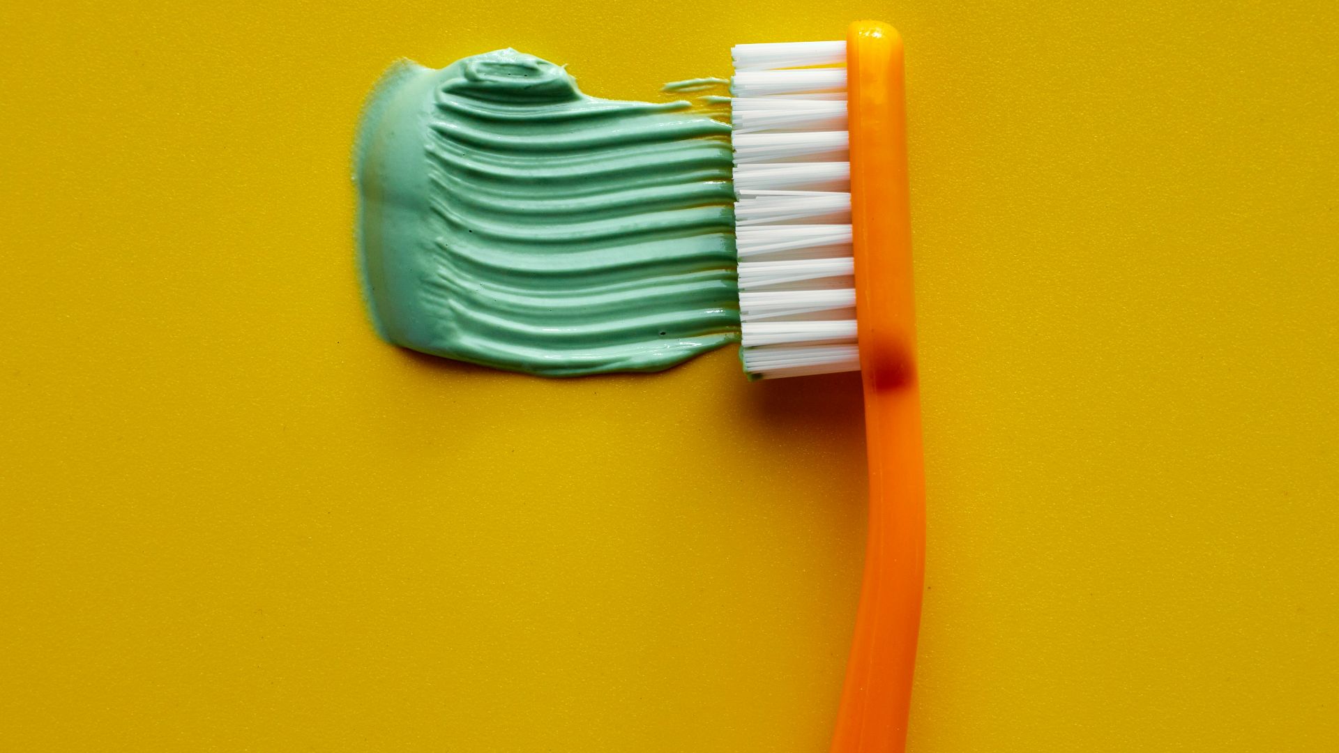 3. Utilisation d'un dentifrice au fluor