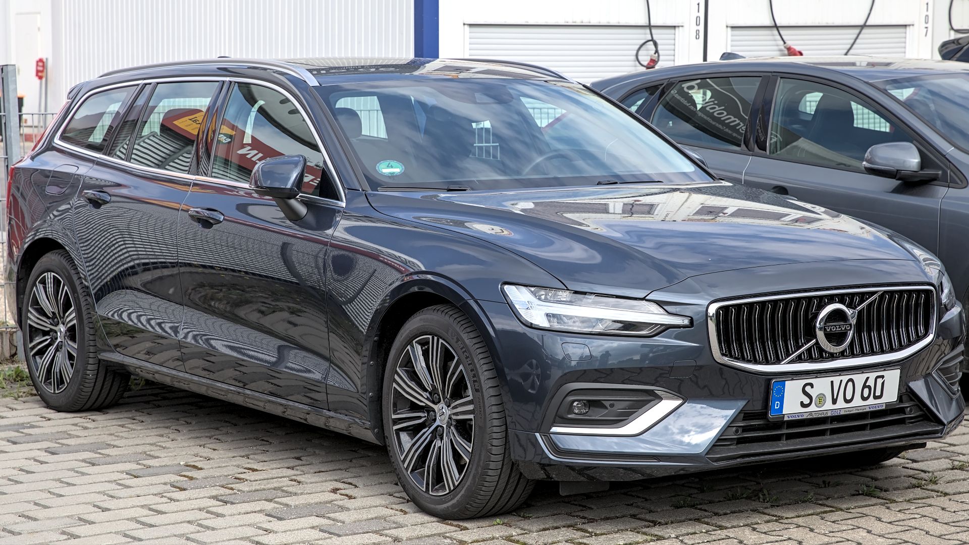 14. Volvo V60 Cross Country