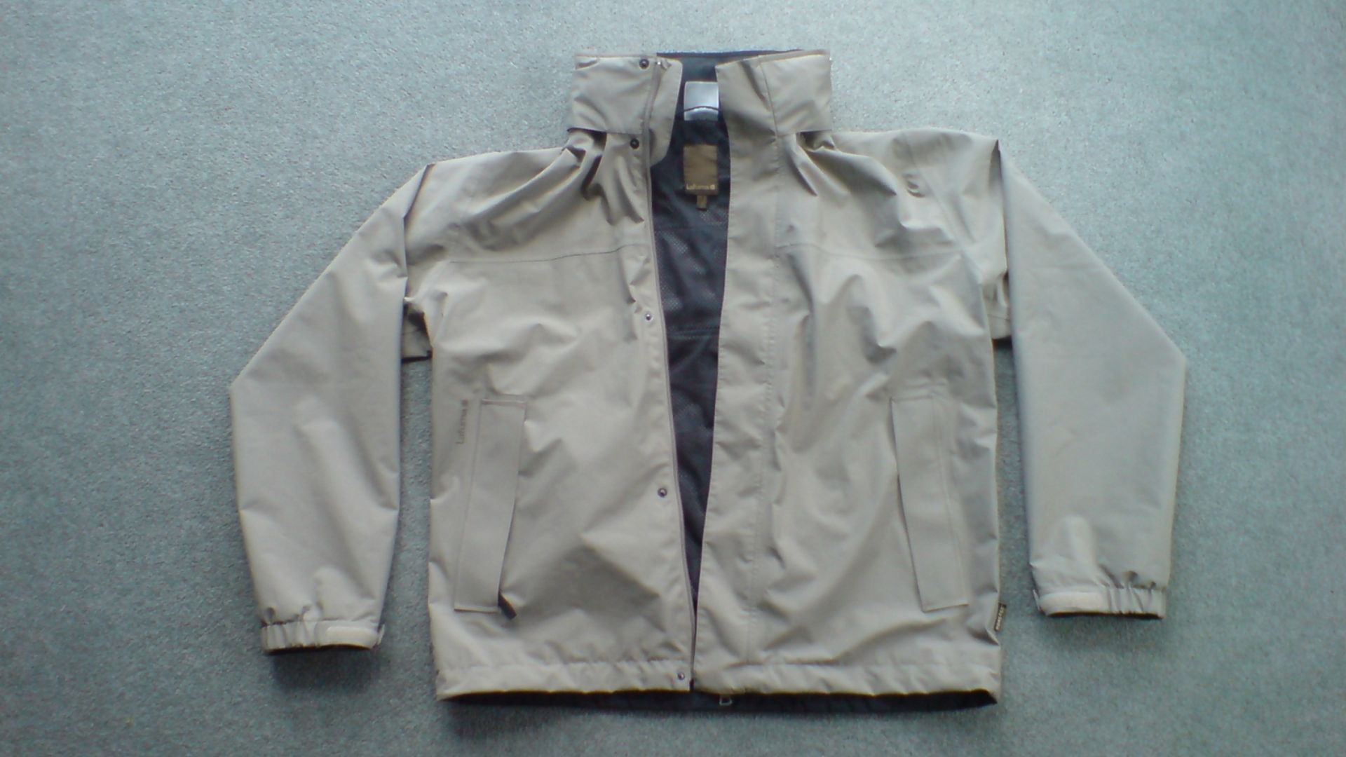 15. Coupe-vent ou softshell