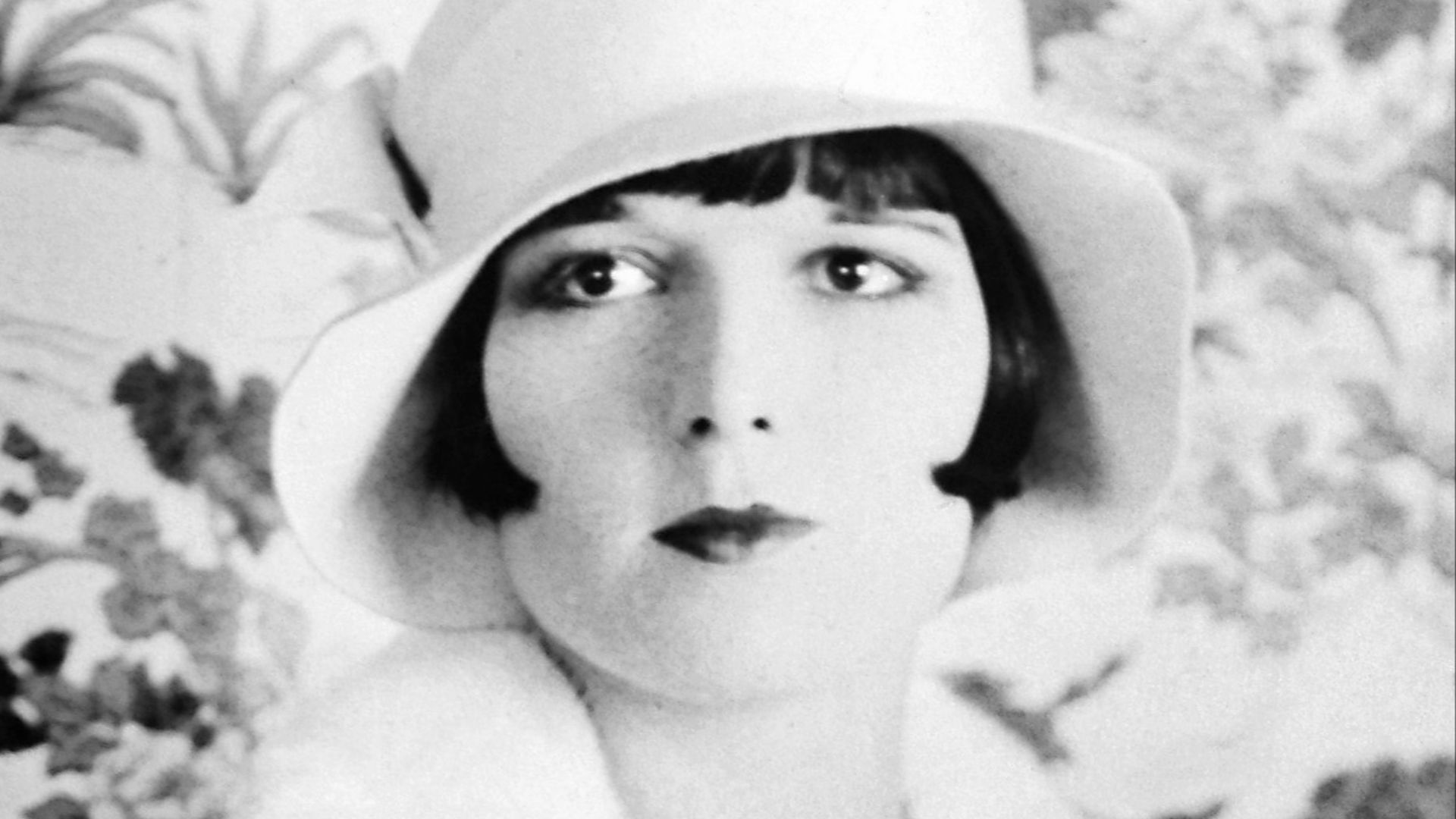 13. Chapeaux cloche